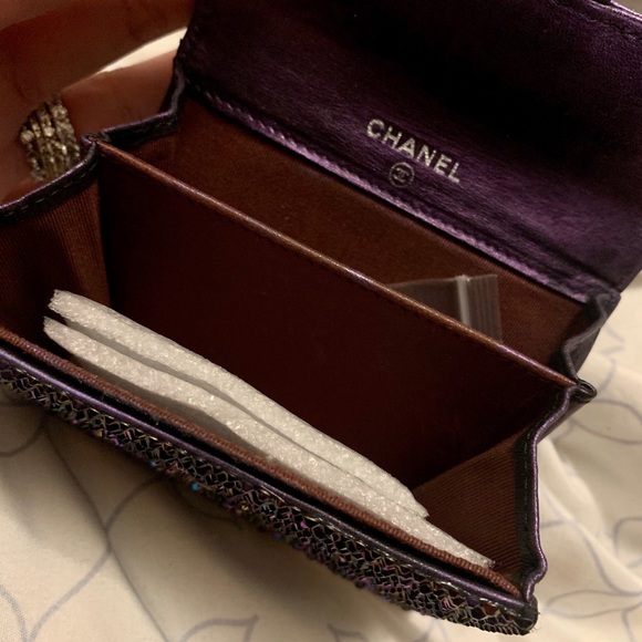 ❌TRADED❌NFS Chanel iridescent purple strassed card - Picture 7 of 13
